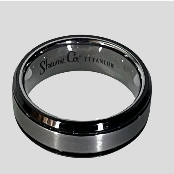 Shane Co. Men’s Titanium Ring (8mm) size 9 Comfort Fit - Picture 2 of 7